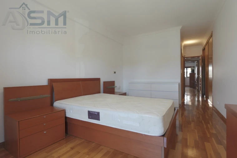 Apartamento T3 para Arrendamento em Porto Salvo Foto 27