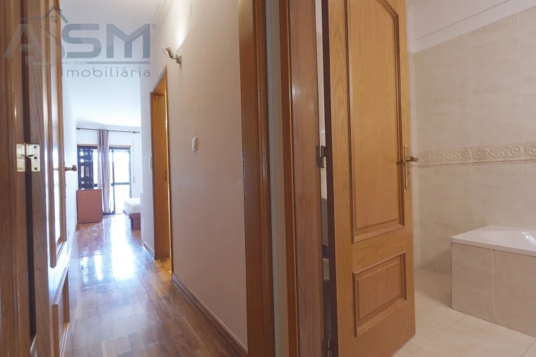 Apartamento T3 para Arrendamento em Porto Salvo Foto 20