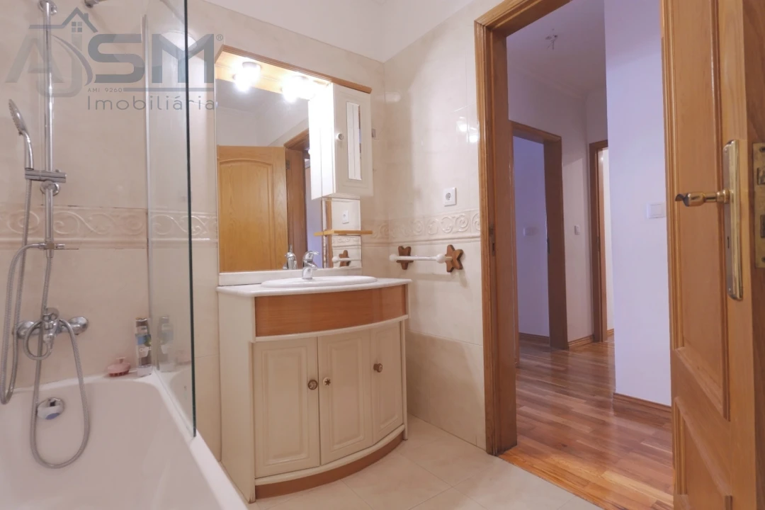 Apartamento T3 para Arrendamento em Porto Salvo Foto 22