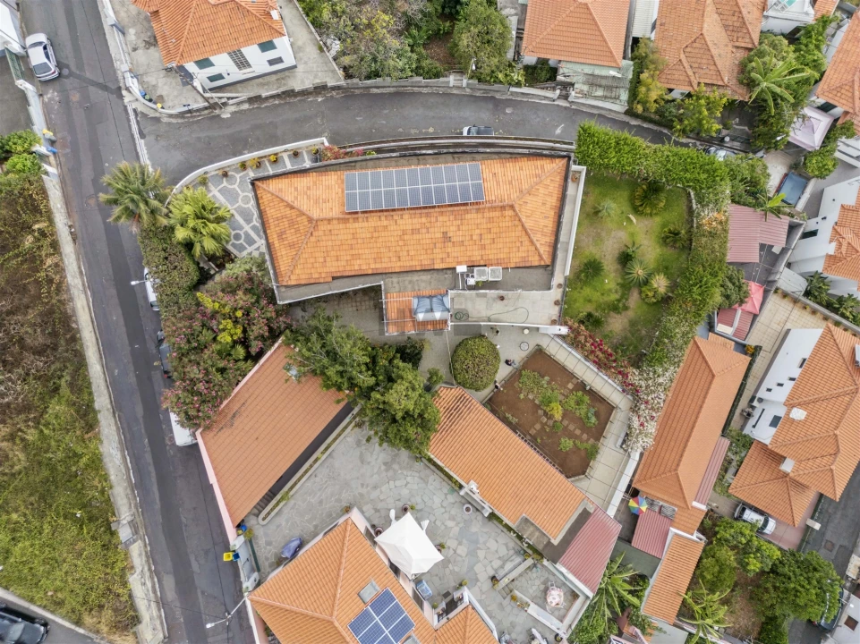Moradia T0 para Venda em Funchal (Santa Maria Maior) Foto 10