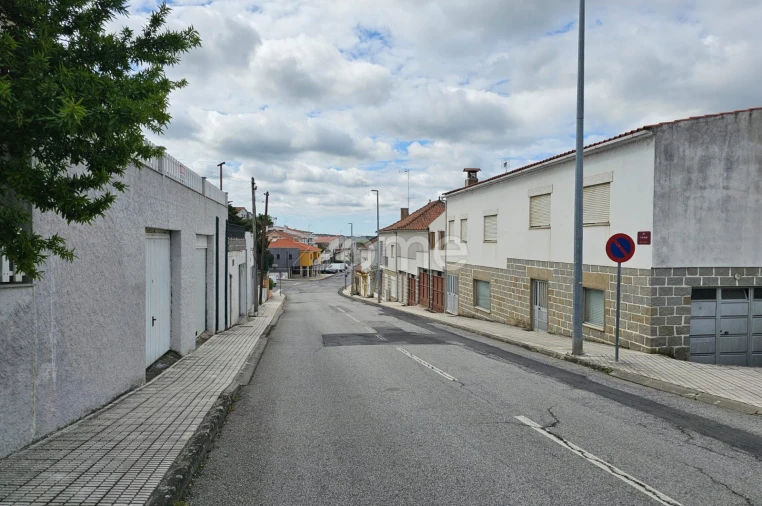 Moradia T7 para Venda em Miranda do Douro Foto 14