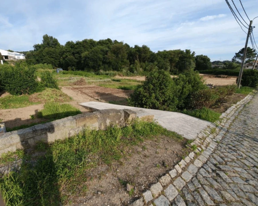 Terreno para Venda em Arcozelo Foto 1