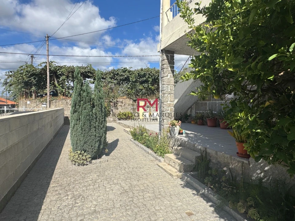 Moradia T4 para Venda em Livração Foto 15