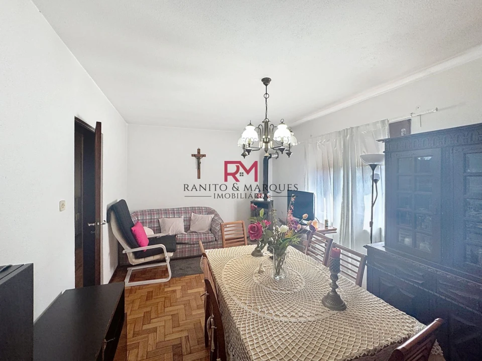 Moradia T4 para Venda em Livração Foto 2