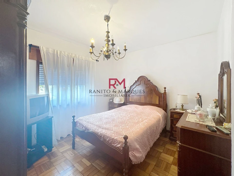 Moradia T4 para Venda em Livração Foto 7