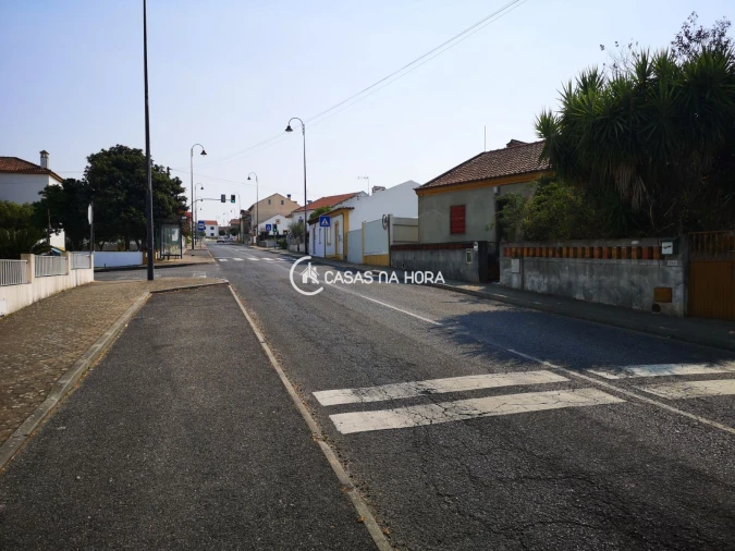 Moradia T3 para Venda em Tramagal Foto 2