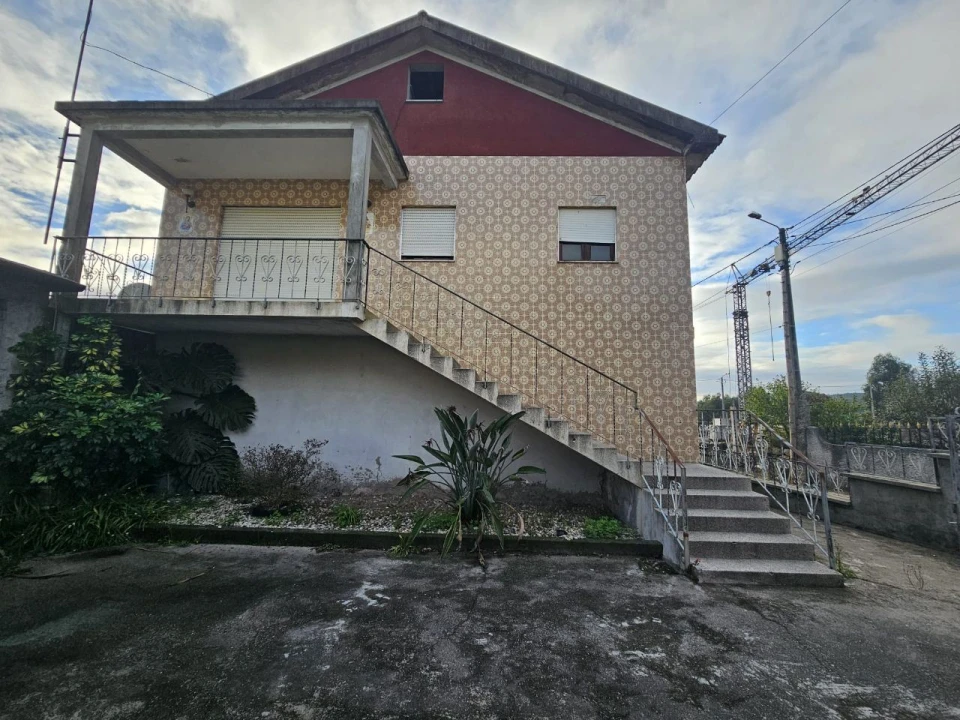 Moradia T4 para Venda em Vila Cova e Feitos Foto 2