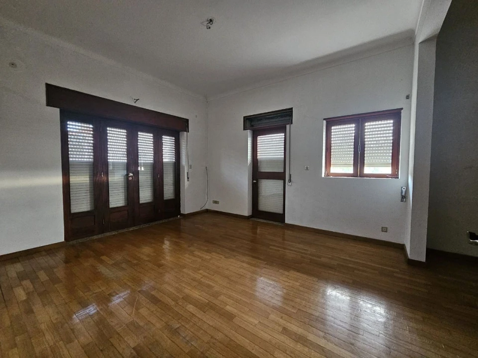 Moradia T4 para Venda em Vila Cova e Feitos Foto 9