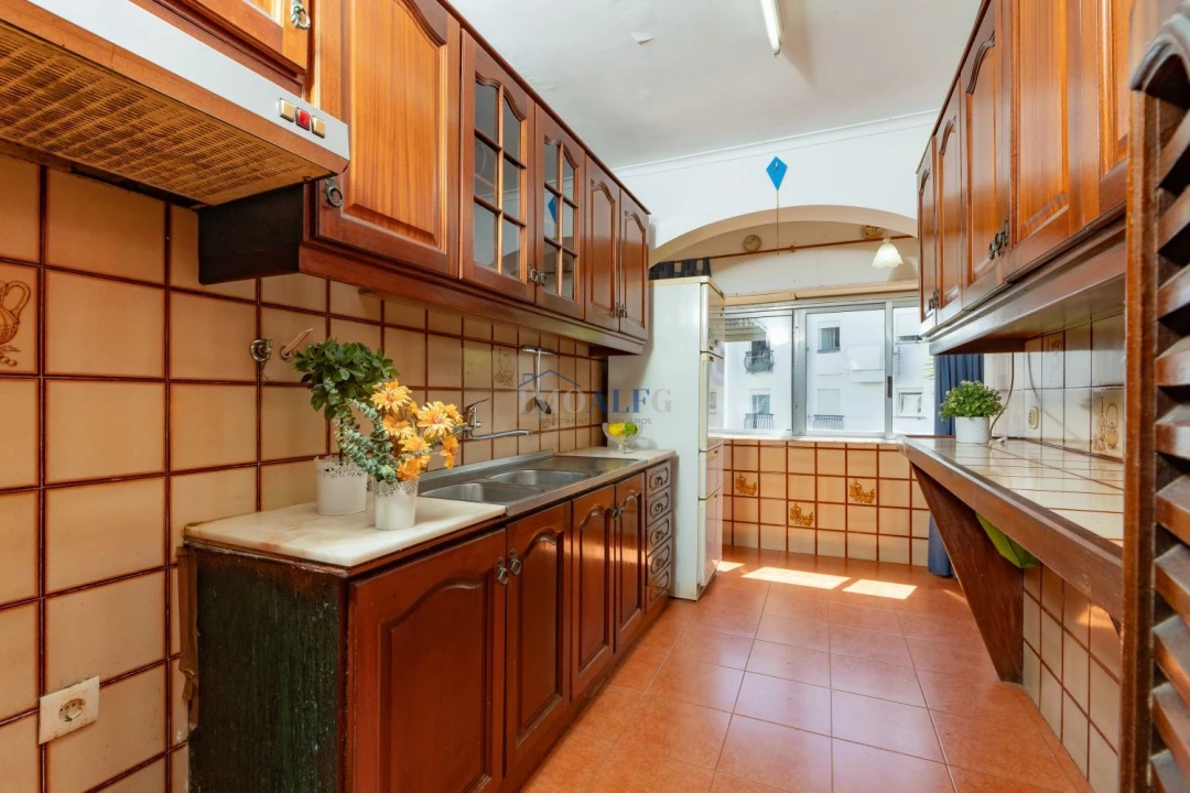 Apartamento T1 para Venda em Carcavelos e Parede Foto 4