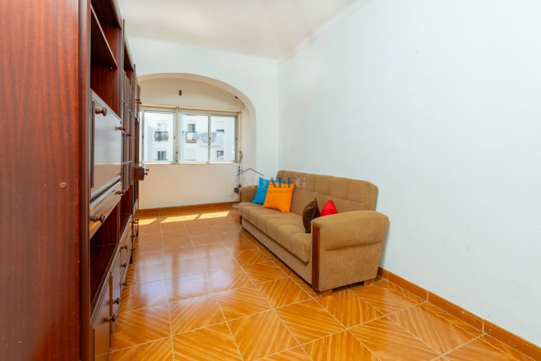 Apartamento T1 para Venda em Carcavelos e Parede Foto 13