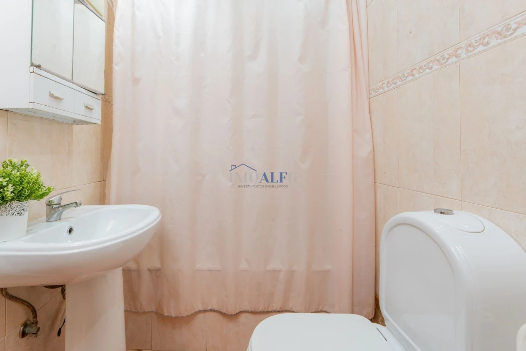 Apartamento T1 para Venda em Carcavelos e Parede Foto 10