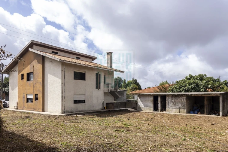 Moradia T3 para Venda em Santa Maria de Lamas Foto 4