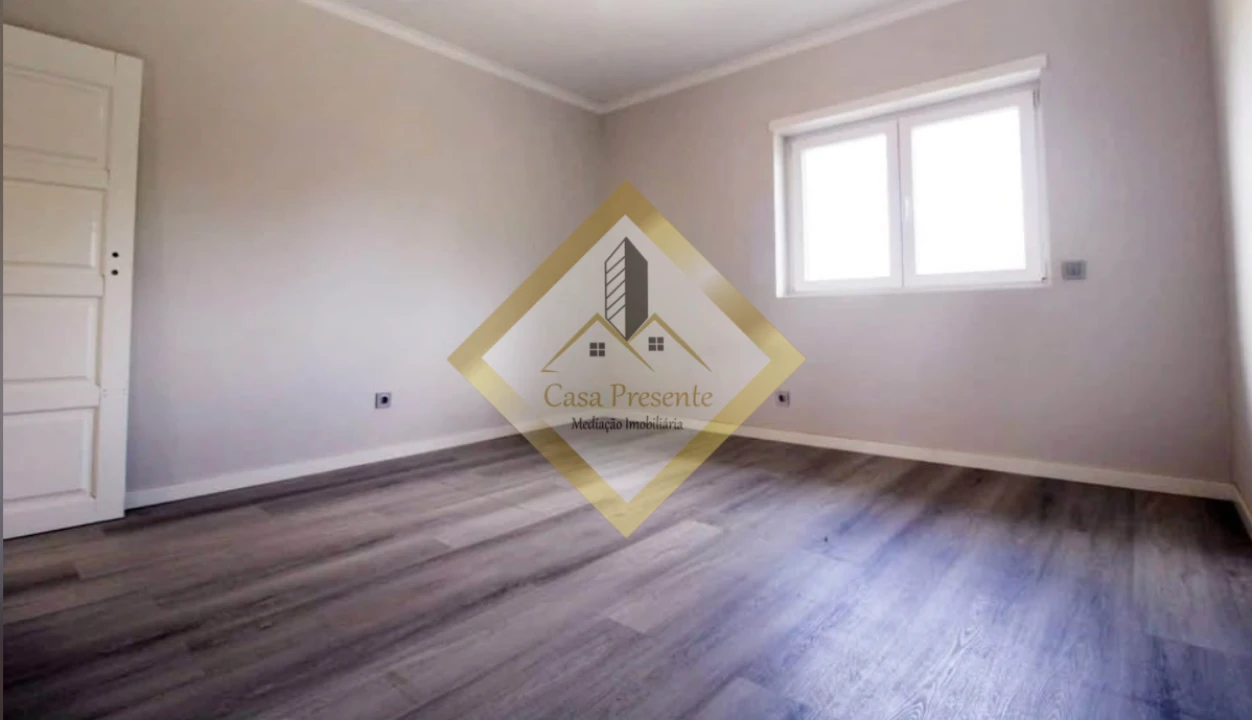 Moradia T3 para Venda em Argoncilhe Foto 10