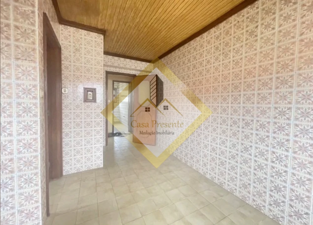 Moradia T4 para Venda em Santa Maria de Lamas Foto 10