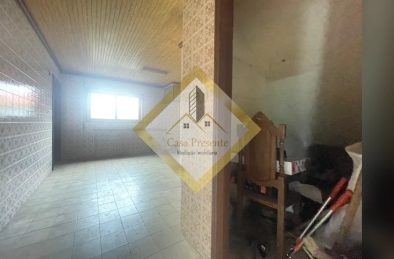 Moradia T4 para Venda em Santa Maria de Lamas Foto 8