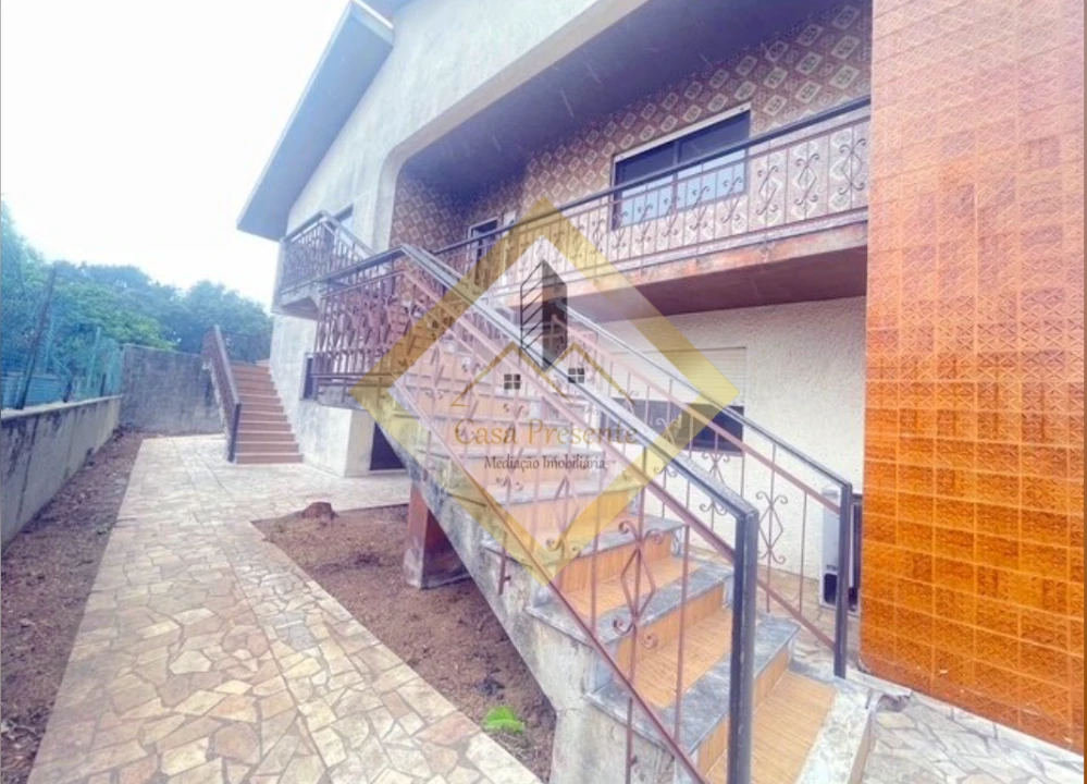 Moradia T4 para Venda em Santa Maria de Lamas Foto 3