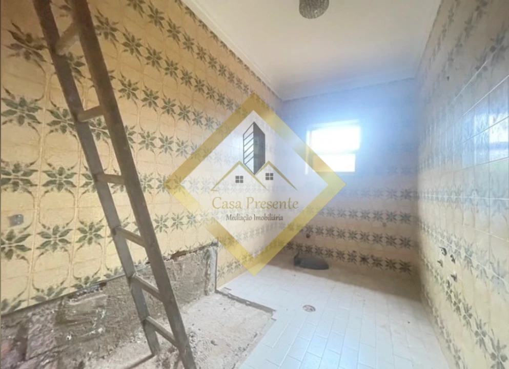 Moradia T4 para Venda em Santa Maria de Lamas Foto 15