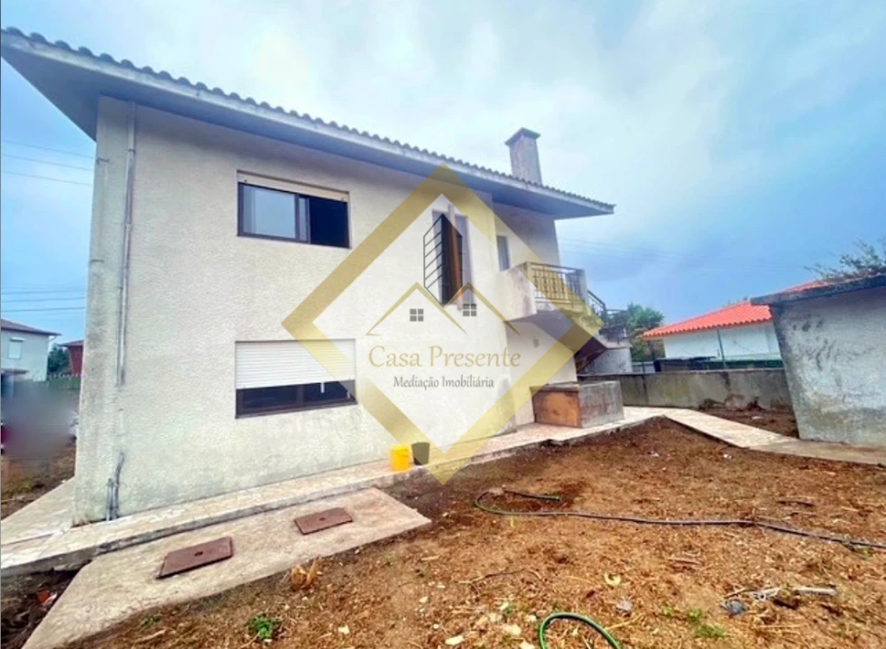 Moradia T4 para Venda em Santa Maria de Lamas Foto 29