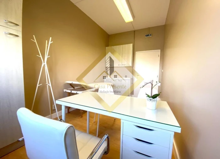 Loja para Arrendamento em Gondomar (São Cosme), Valbom e Jovim Foto 11