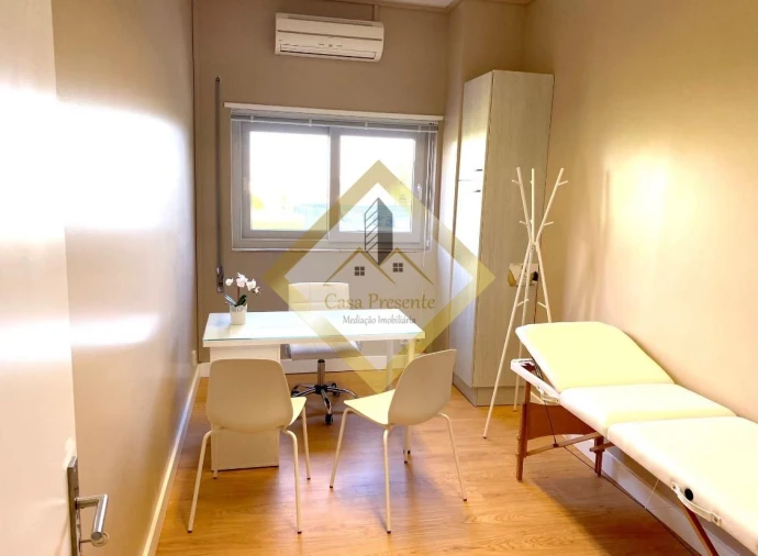 Loja para Arrendamento em Gondomar (São Cosme), Valbom e Jovim Foto 9