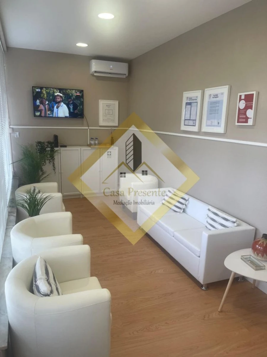 Loja para Arrendamento em Gondomar (São Cosme), Valbom e Jovim Foto 2