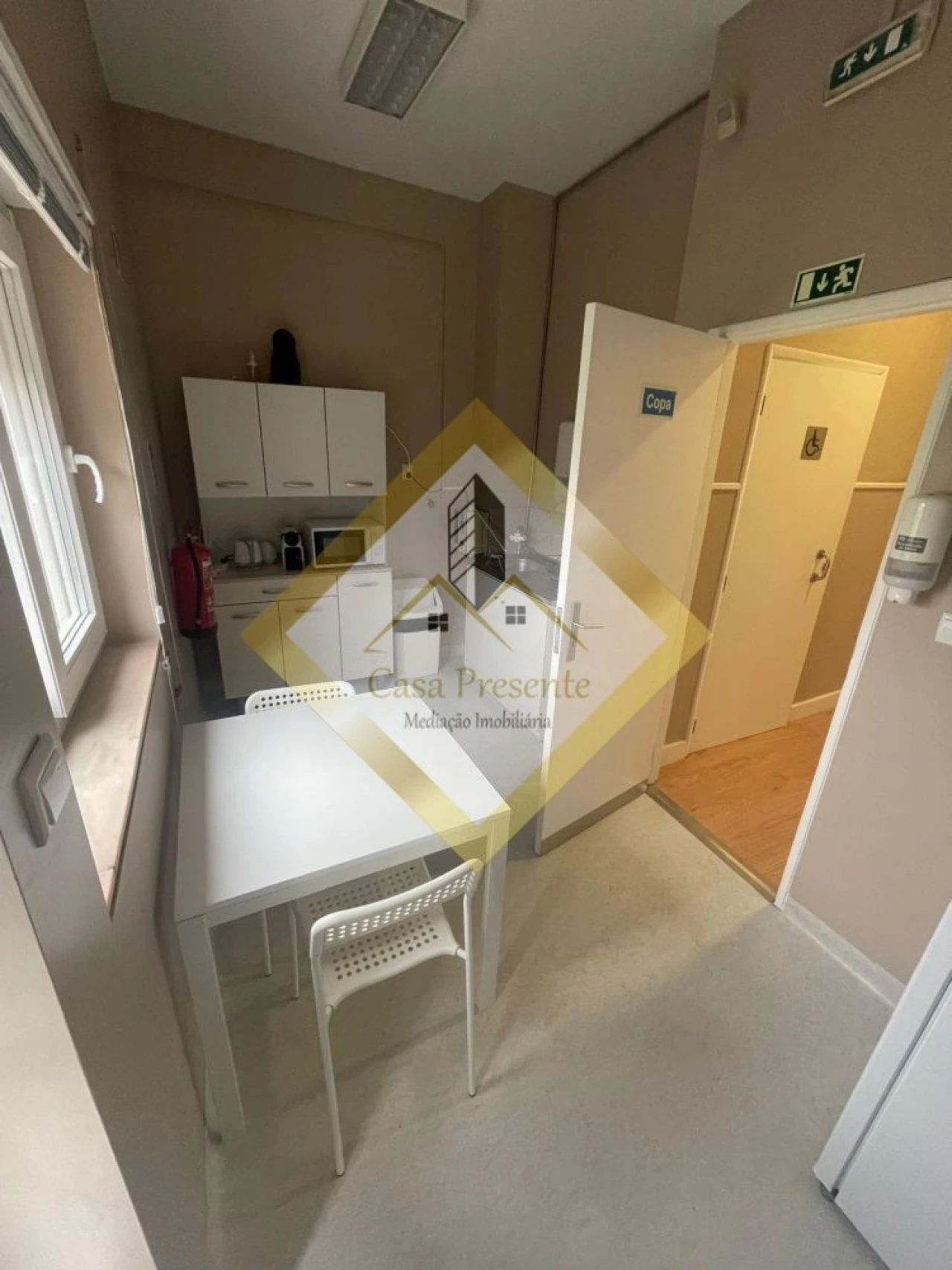 Loja para Arrendamento em Gondomar (São Cosme), Valbom e Jovim Foto 13