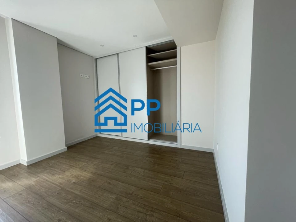 Apartamento T3 para Venda em Cedofeita, Santo Ildefonso, Sé, Miragaia, São Nicolau e Vitória Foto 12