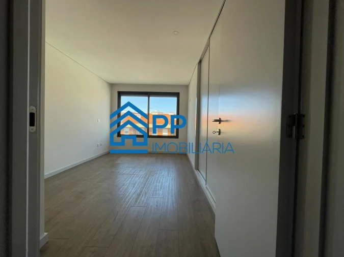 Apartamento T3 para Venda em Cedofeita, Santo Ildefonso, Sé, Miragaia, São Nicolau e Vitória Foto 17