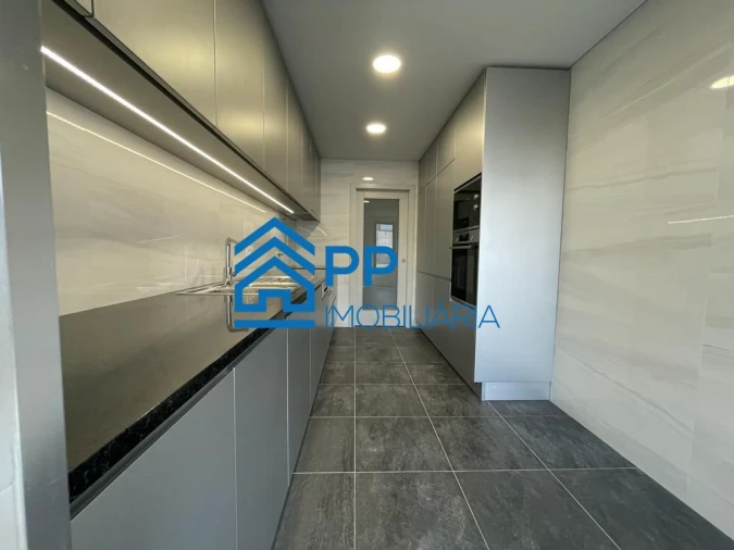 Apartamento T3 para Venda em Cedofeita, Santo Ildefonso, Sé, Miragaia, São Nicolau e Vitória Foto 9