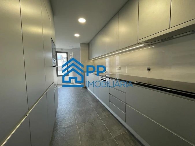 Apartamento T3 para Venda em Cedofeita, Santo Ildefonso, Sé, Miragaia, São Nicolau e Vitória Foto 7