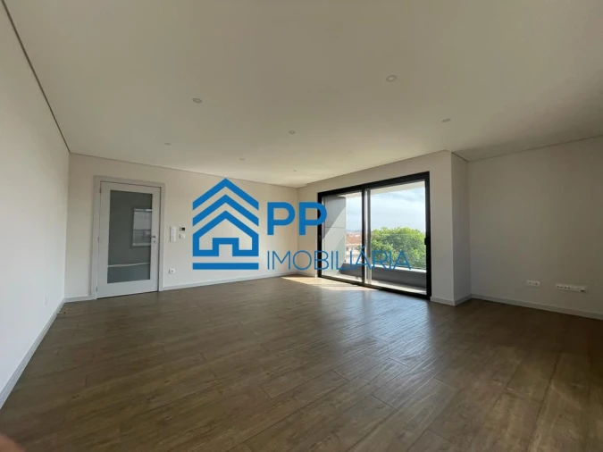 Apartamento T3 para Venda em Cedofeita, Santo Ildefonso, Sé, Miragaia, São Nicolau e Vitória Foto 3