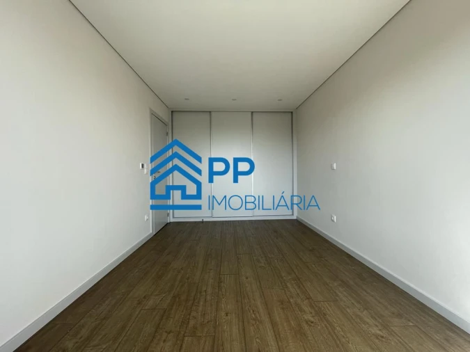 Apartamento T3 para Venda em Cedofeita, Santo Ildefonso, Sé, Miragaia, São Nicolau e Vitória Foto 14