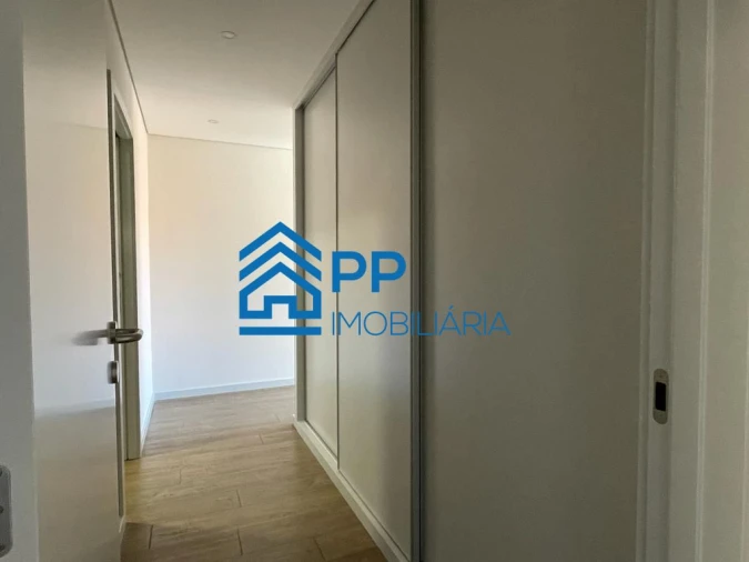 Apartamento T3 para Venda em Cedofeita, Santo Ildefonso, Sé, Miragaia, São Nicolau e Vitória Foto 16