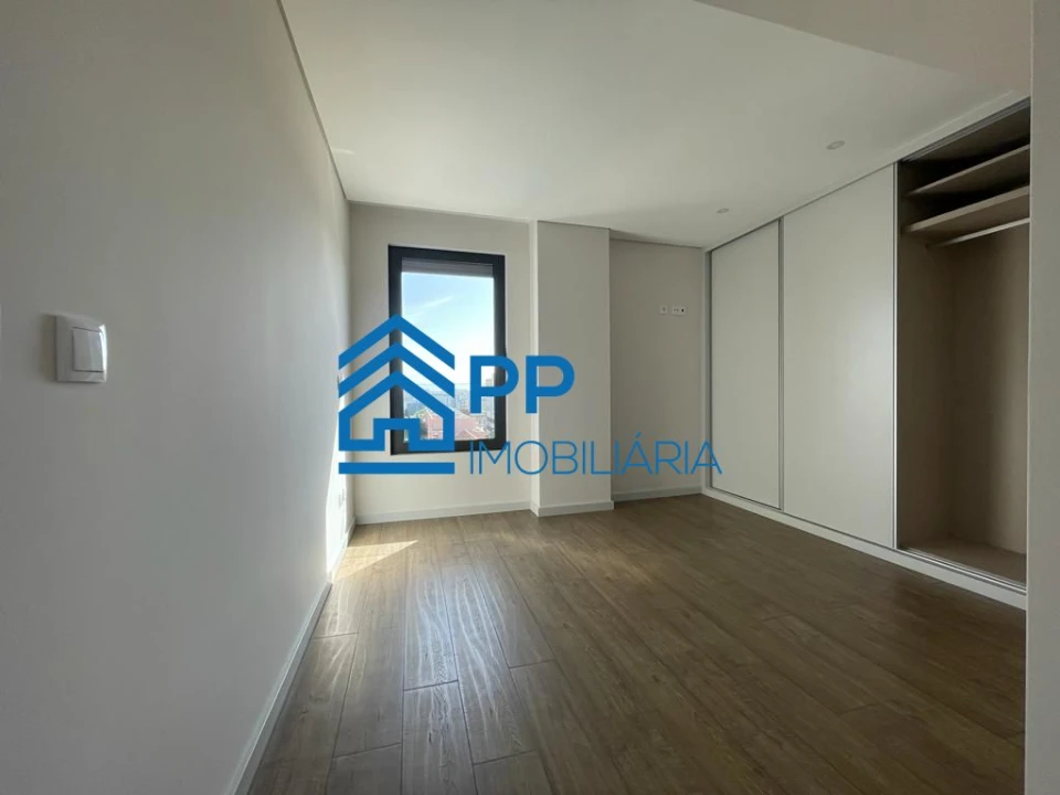 Apartamento T3 para Venda em Cedofeita, Santo Ildefonso, Sé, Miragaia, São Nicolau e Vitória Foto 11