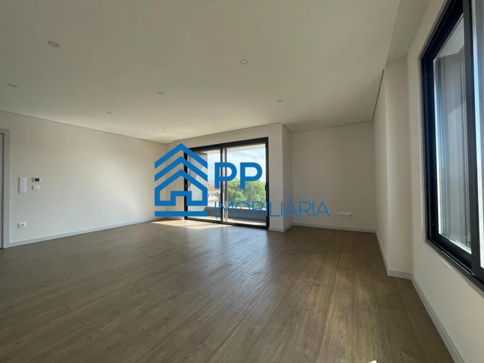 Apartamento T3 para Venda em Cedofeita, Santo Ildefonso, Sé, Miragaia, São Nicolau e Vitória Foto 4