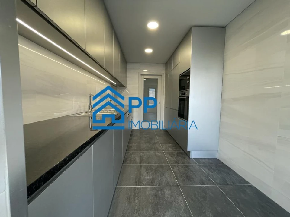 Apartamento T3 para Venda em Cedofeita, Santo Ildefonso, Sé, Miragaia, São Nicolau e Vitória Foto 9