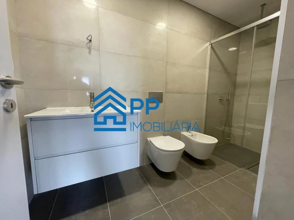 Apartamento T3 para Venda em Cedofeita, Santo Ildefonso, Sé, Miragaia, São Nicolau e Vitória Foto 28