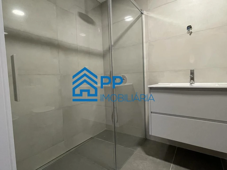 Apartamento T3 para Venda em Cedofeita, Santo Ildefonso, Sé, Miragaia, São Nicolau e Vitória Foto 26