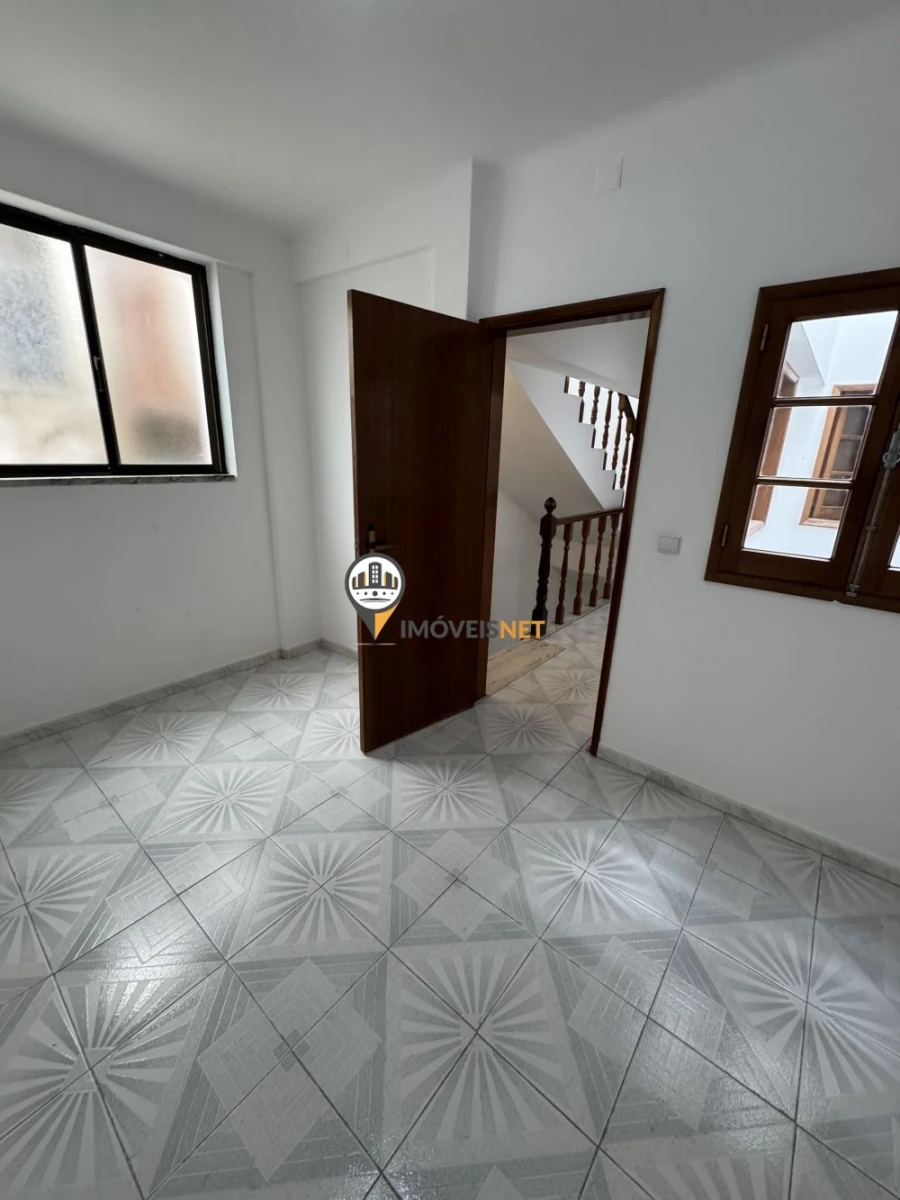 Apartamento T2 para Arrendamento em Castelo Branco Foto 19