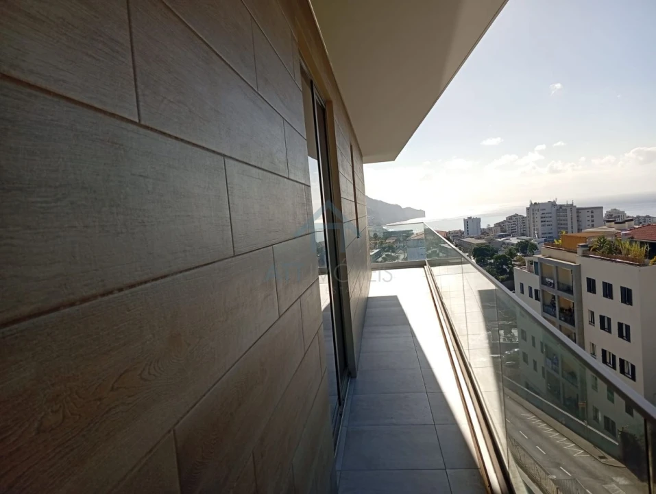 Apartamento T3 para Venda em São Martinho Foto 2