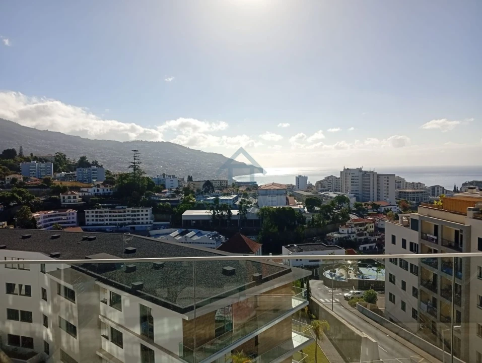 Apartamento T3 para Venda em São Martinho Foto 1