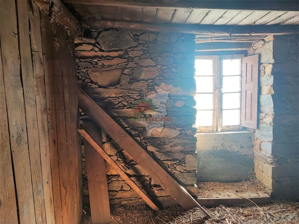 Moradia T1 para Venda em Isna Foto 10