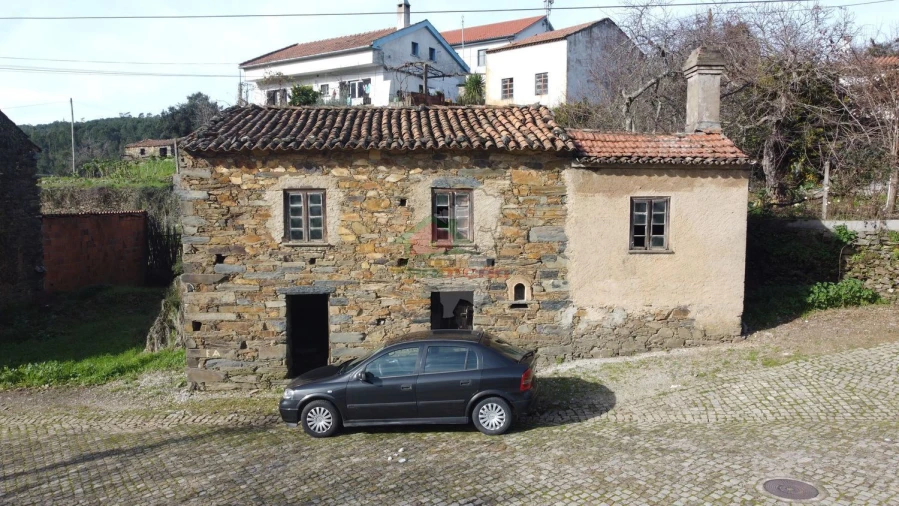 Moradia T1 para Venda em Isna Foto 8