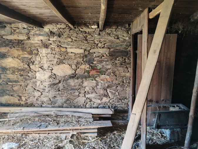 Moradia T1 para Venda em Isna Foto 21