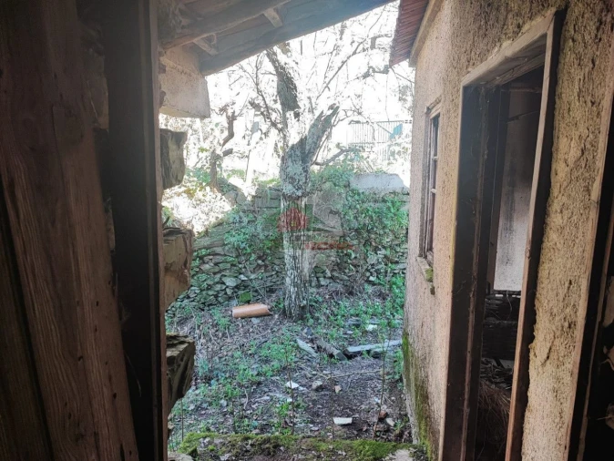 Moradia T1 para Venda em Isna Foto 24