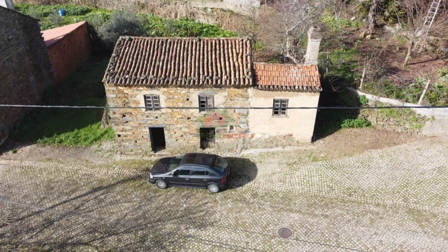 Moradia T1 para Venda em Isna Foto 4