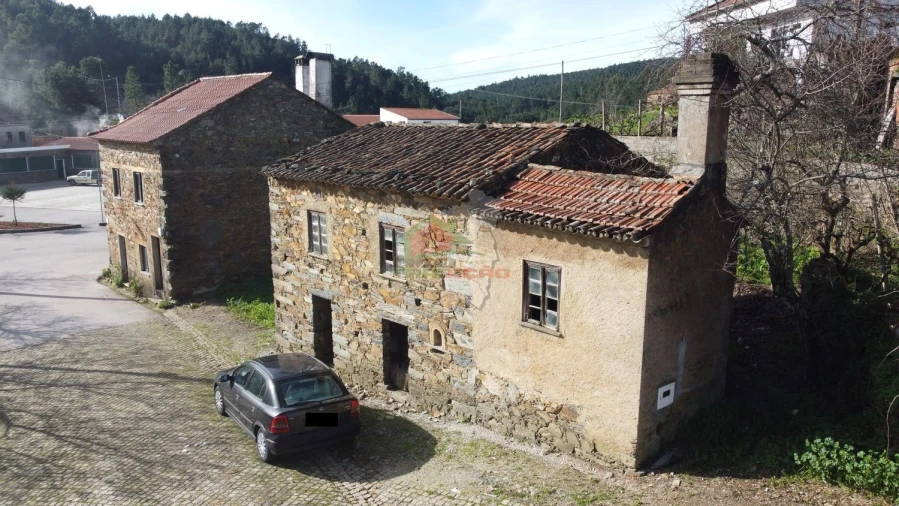 Moradia T1 para Venda em Isna Foto 2