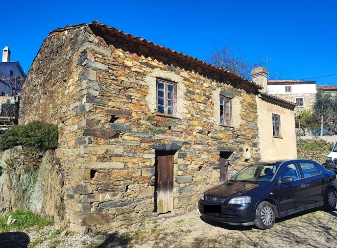 Moradia T1 para Venda em Isna Foto 9