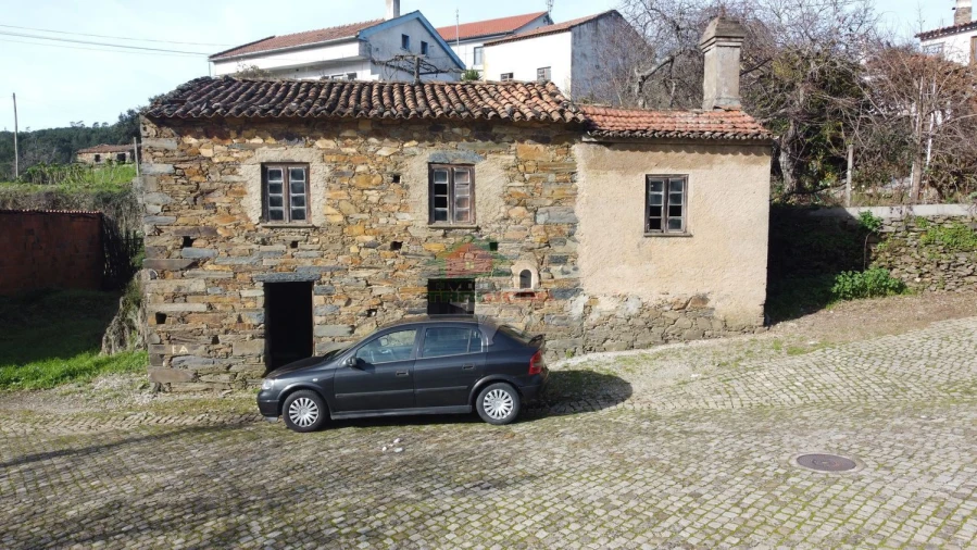 Moradia T1 para Venda em Isna Foto 29