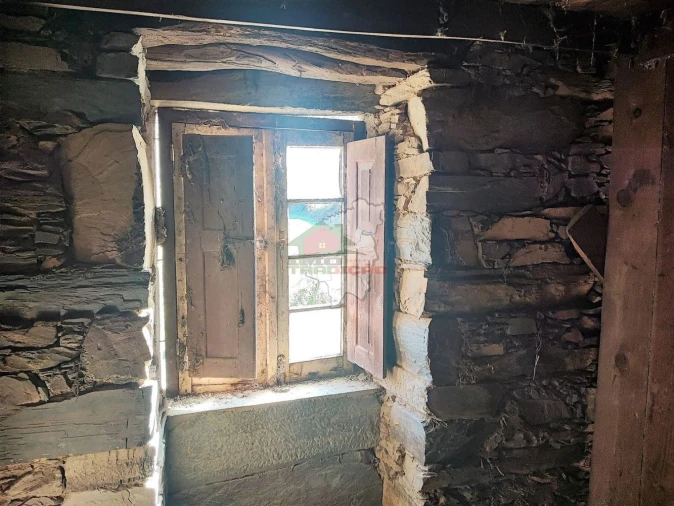 Moradia T1 para Venda em Isna Foto 19